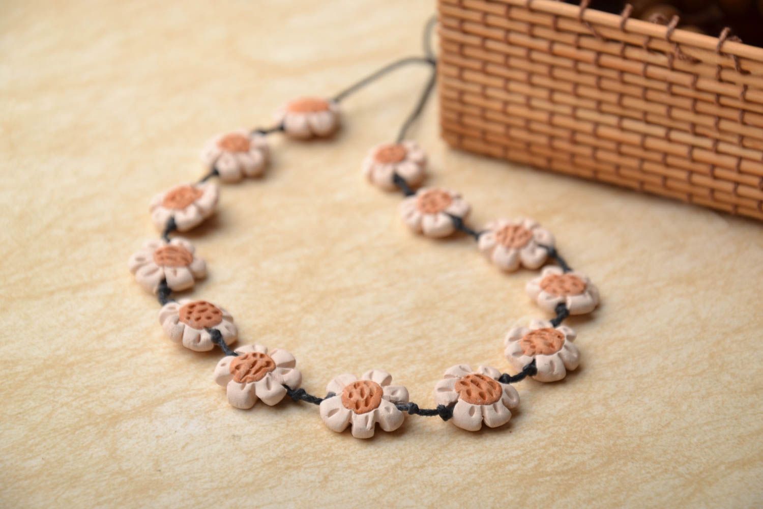 Handmade bead necklace Chamomiles photo 1