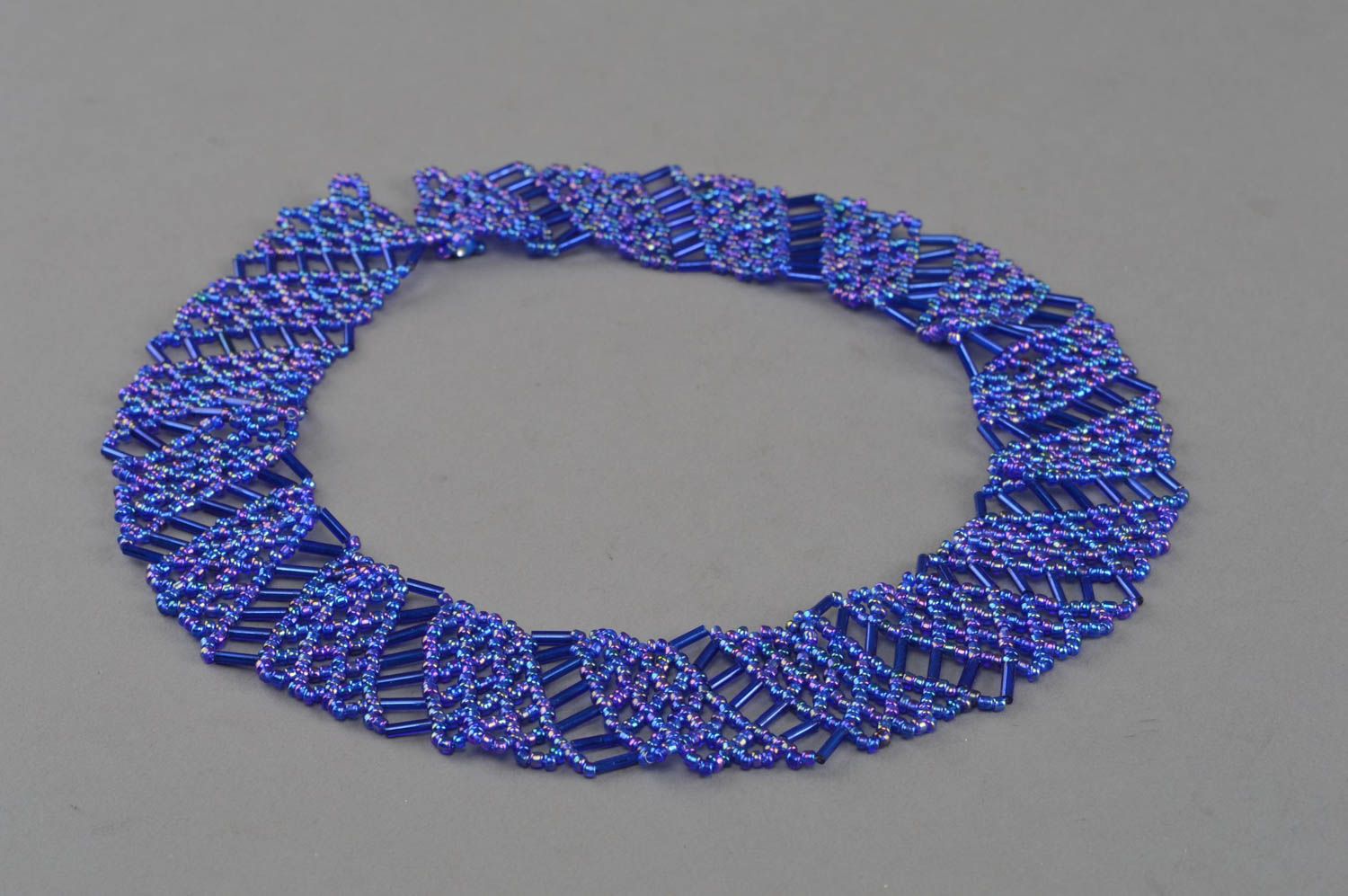 Ожерелье из бисера ручной работы авторское красивое синее широкое женское фото 2