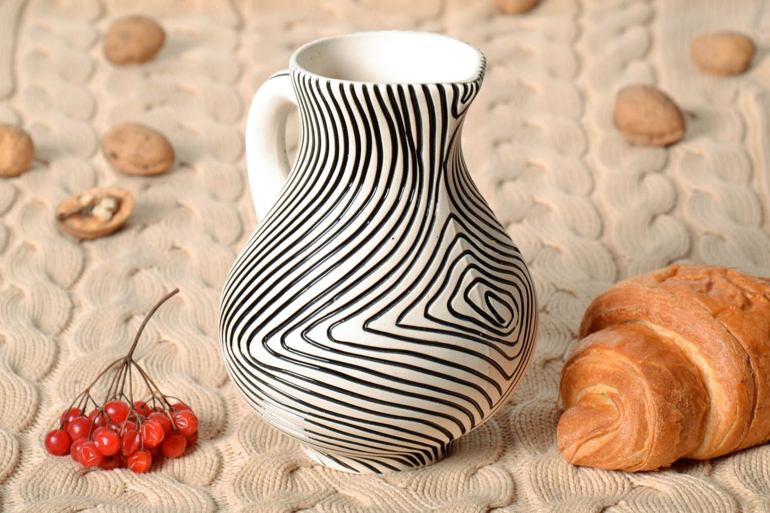 30 0z Zebra style white and black color ceramic handmade mil jug with handle 1,5 lb photo 1