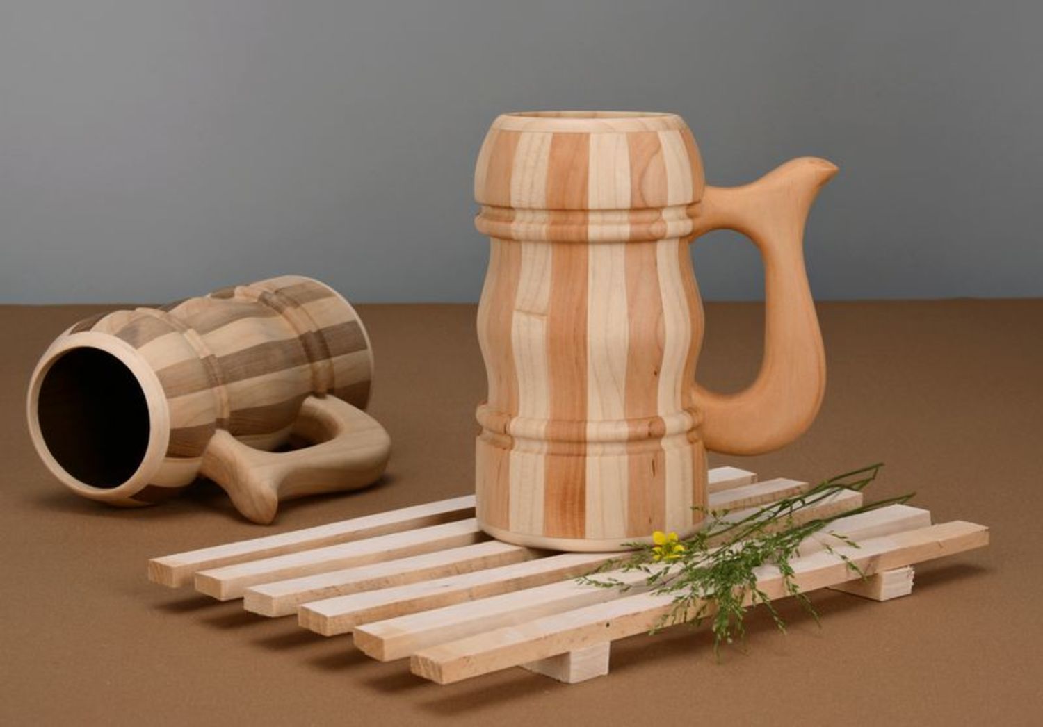 Tazza di legno decorativa fatta a mano calice di legno bicchiere da birra
 foto 1