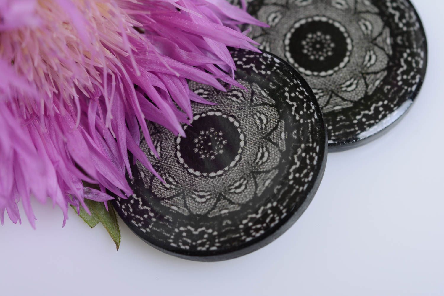 Schöne handmade Ohrringe aus Polymerton mit Muster in Decoupage Technik   foto 2