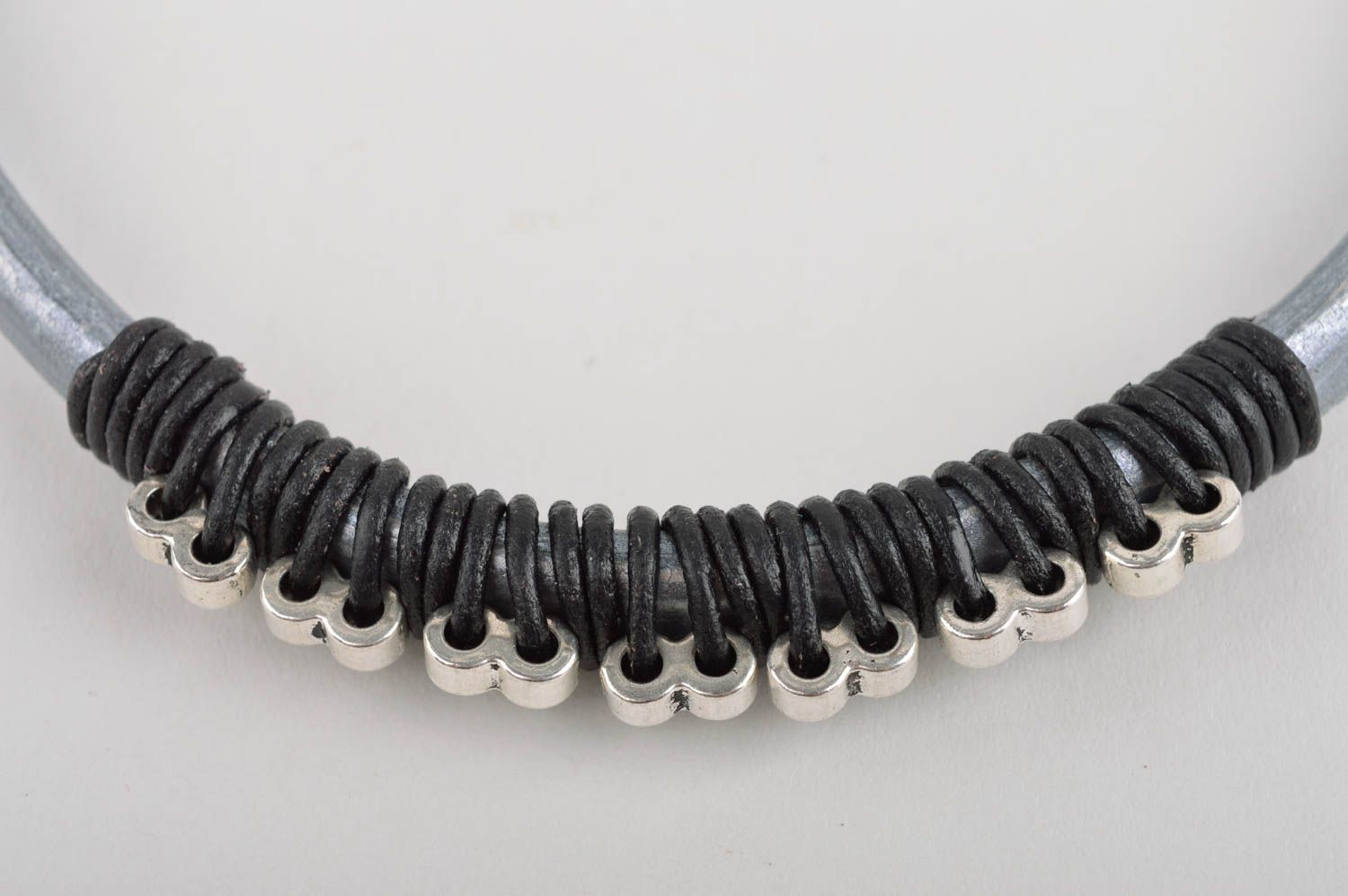 Handgemachter Schmuck Armband für Frauen Damen Halskette Schmuck aus Leder grau foto 3