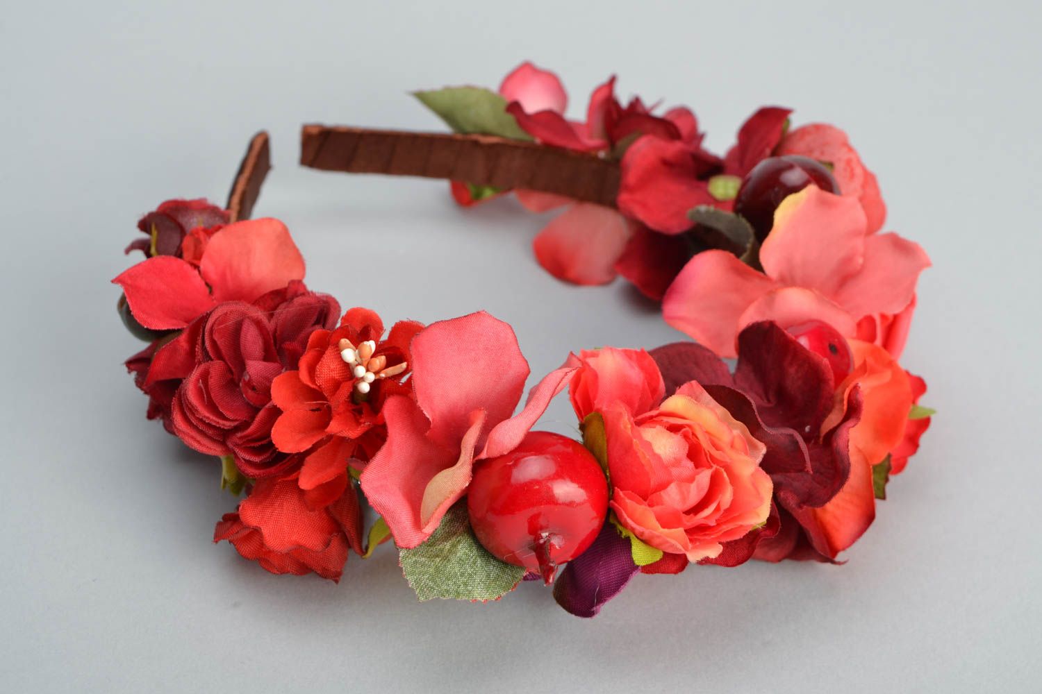 Handmade Haarreif mit Blumen aus Plastikseele Rosen foto 3