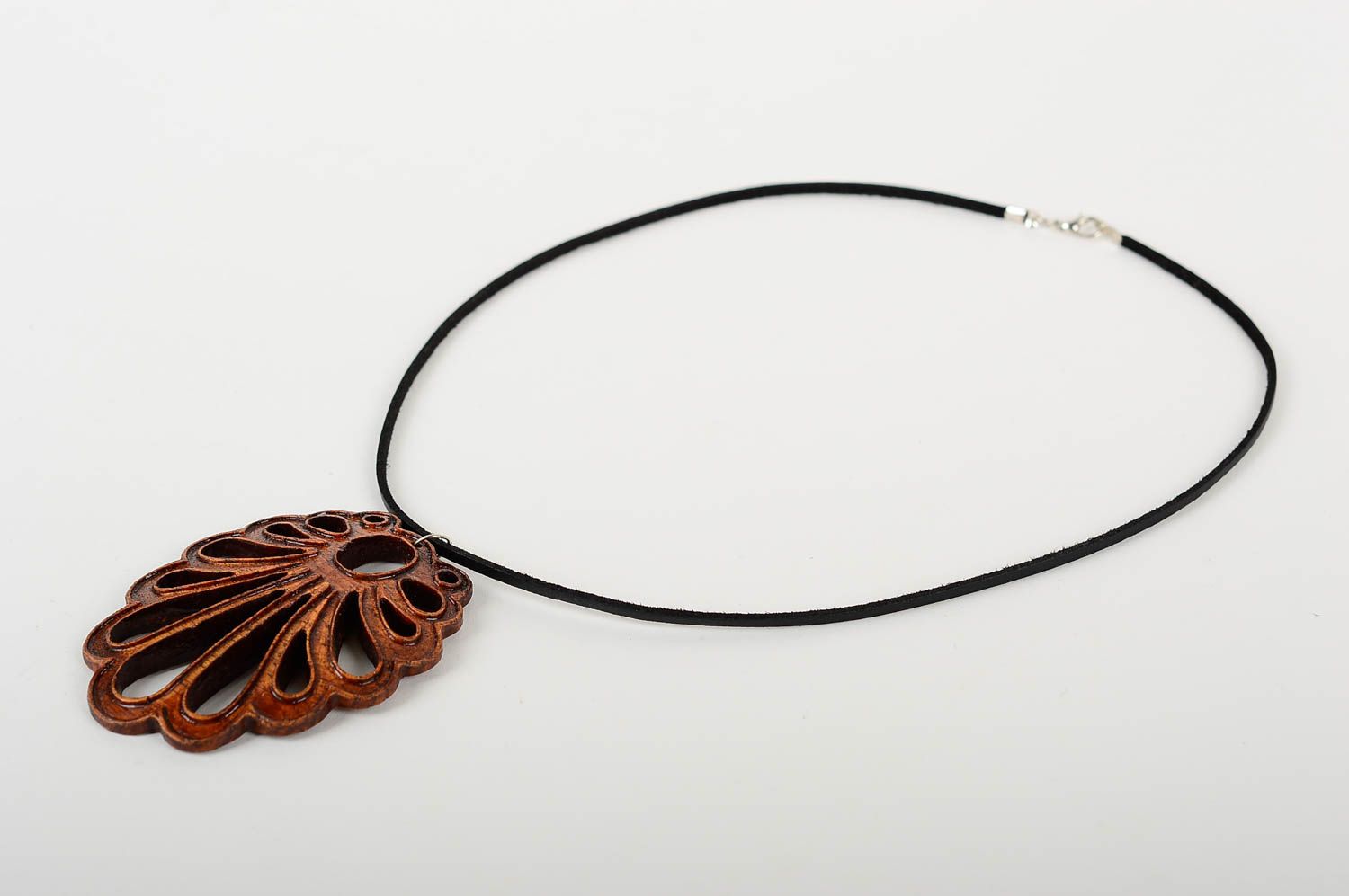 Neck accessory wooden accessory neck accessory unusual pendant beautiful pendant photo 4