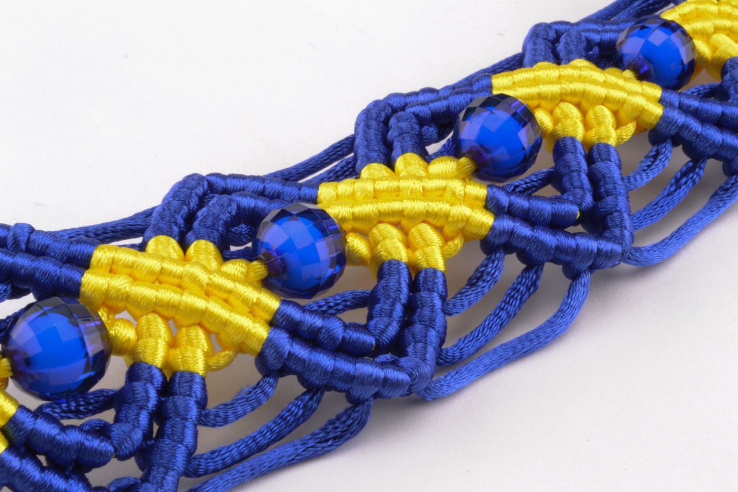 Cintura da donna intrecciata fatta a mano cinghia di fili in colore blu e giallo foto 4