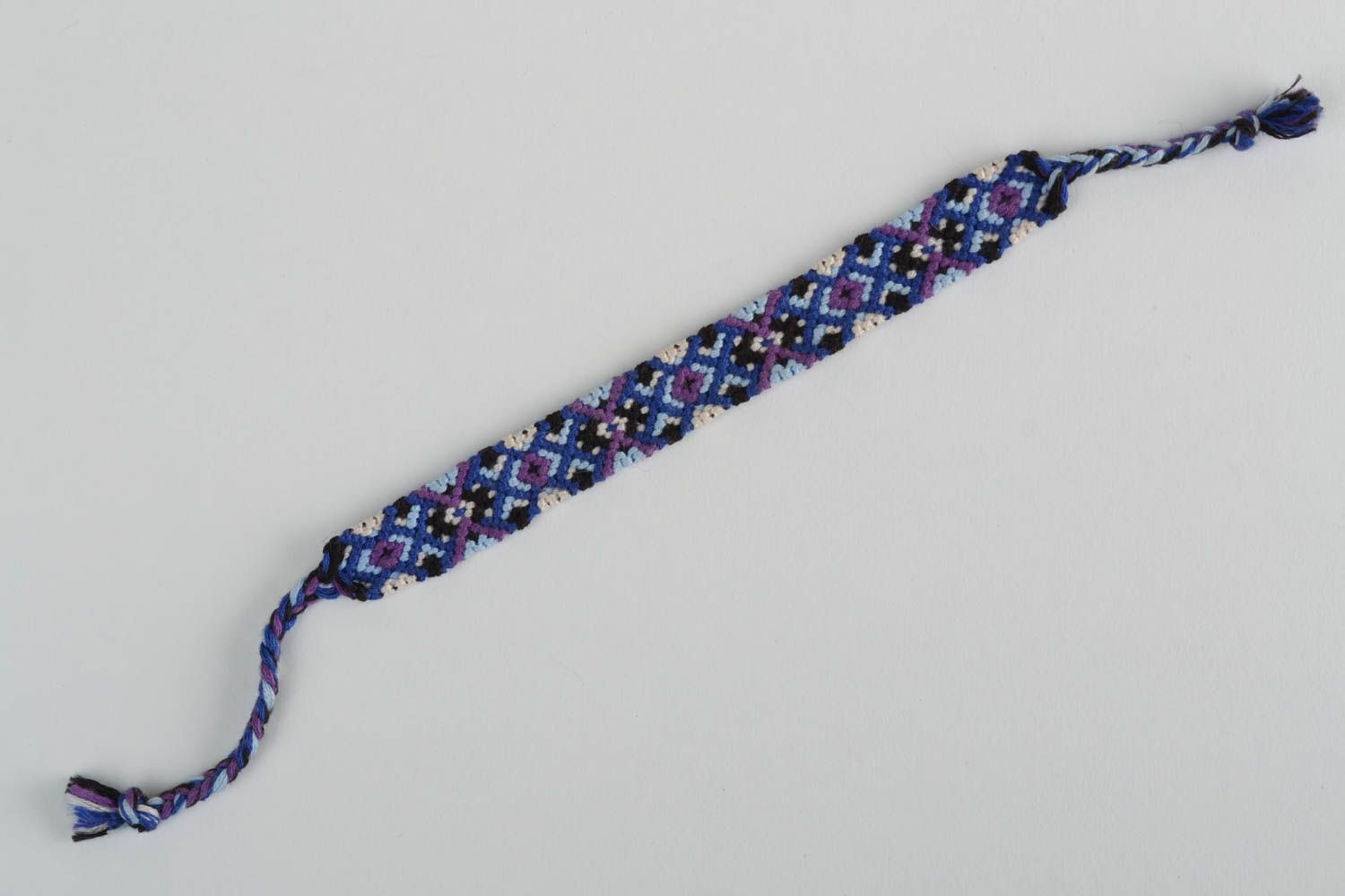 Bracelet en fils moulinés fait main multicolore à motif géométrique stylé photo 5
