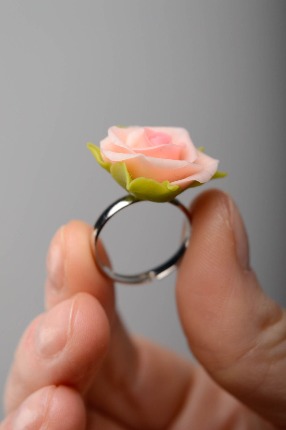 Красивое кольцо из холодного фарфора фото 4