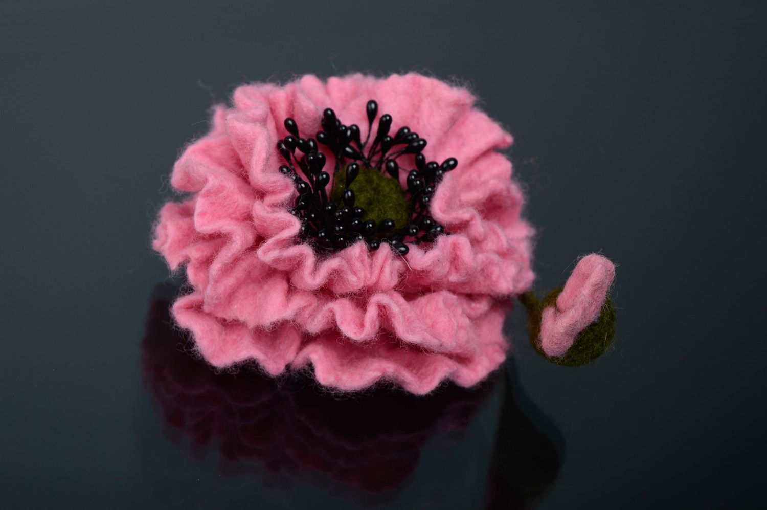Broche-barrette en laine feutrée Fleur rose photo 1