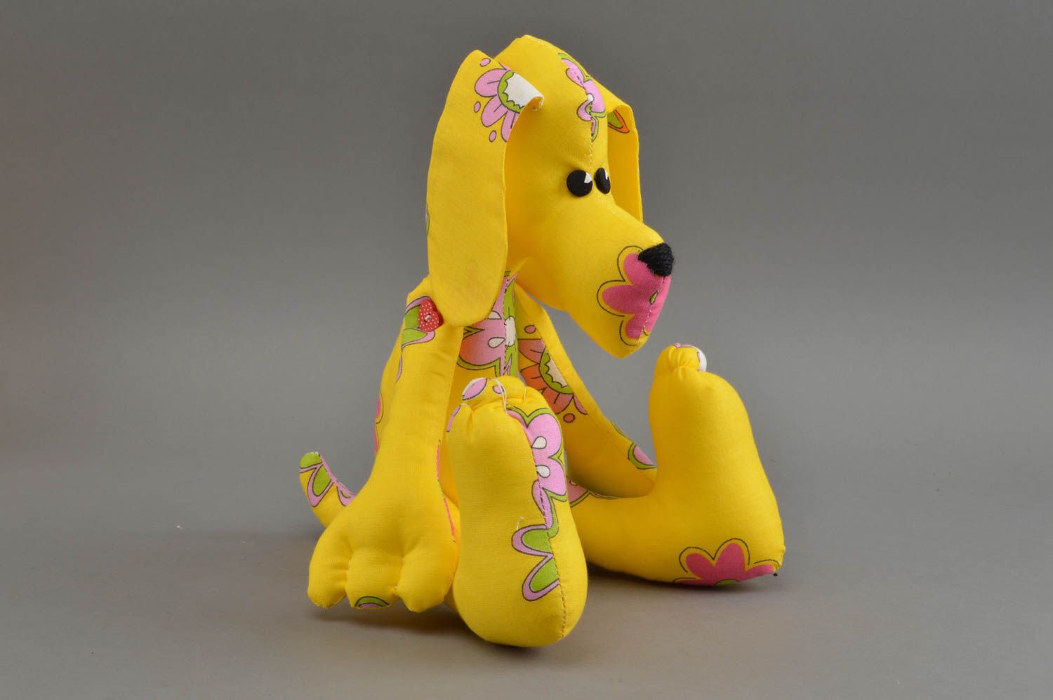 Мягкая игрушка пес желтый с цветами красивый необычный яркий небольшой хэнд мейд фото 3