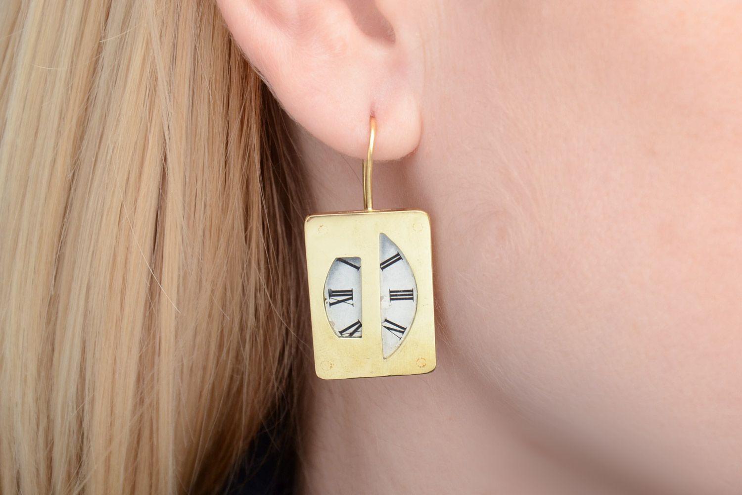 Stilvolle originelle Ohrringe mit Anhängern aus Metall handmade für echte Damen foto 5