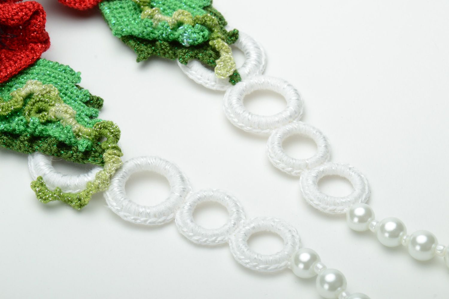 Handmade crochet acrylic and cotton necklace with poppies photo 4