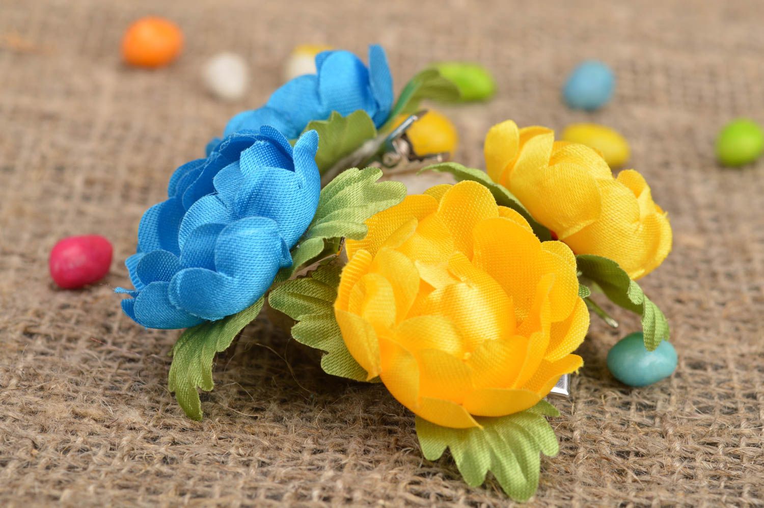 Pinzas de pelo con flores artificiales artesanales amarillas y azules 2 piezas foto 1