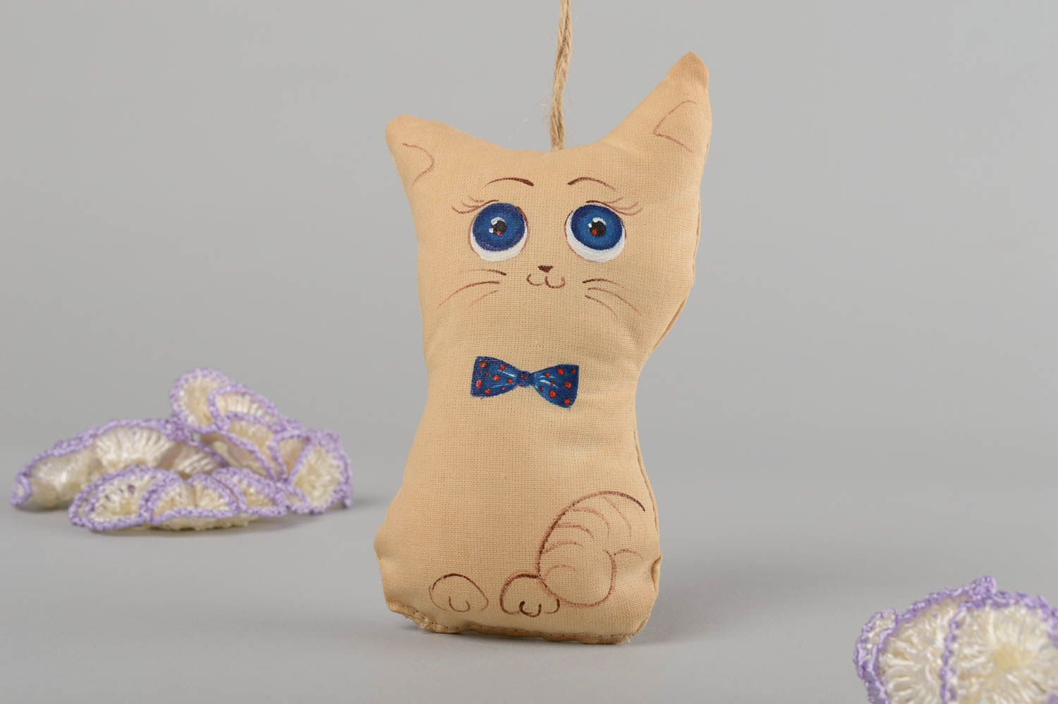 Мягкая подвеска кот ручной работы мягкая игрушка декор для дома подвеска фото 1