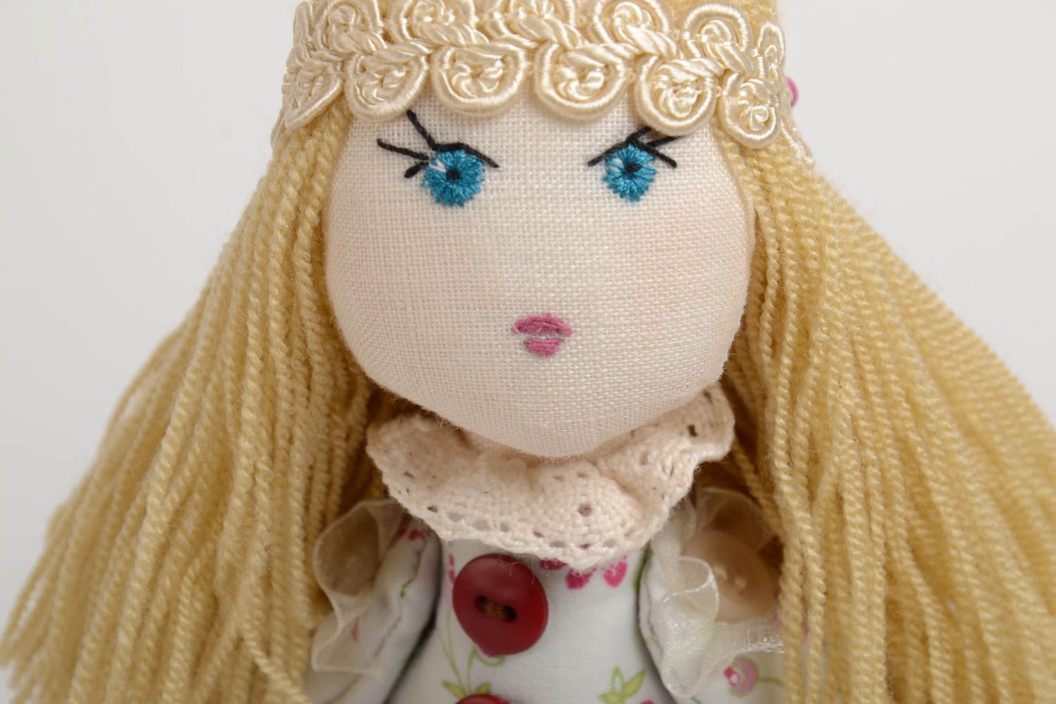 Мягкая кукла ручной работы из натуральных тканей красивая оригинальная Варвара фото 3