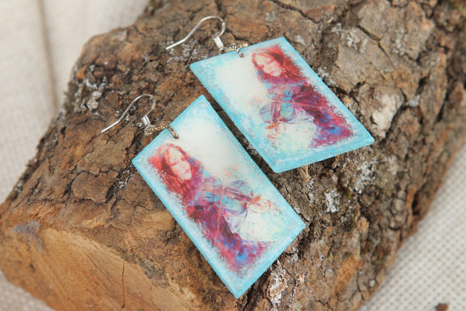Handmade polymer clay dangle earrings with print with epoxy resin Violinist photo 4