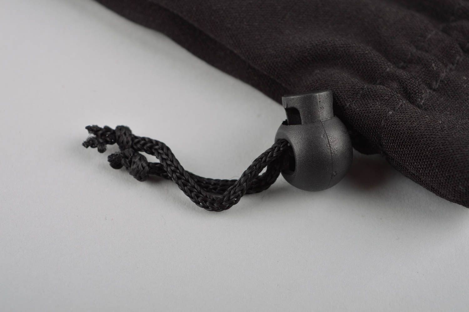 Женский кошелек мешочек для монет ручной работы черный кошелек из ткани вышитый фото 4