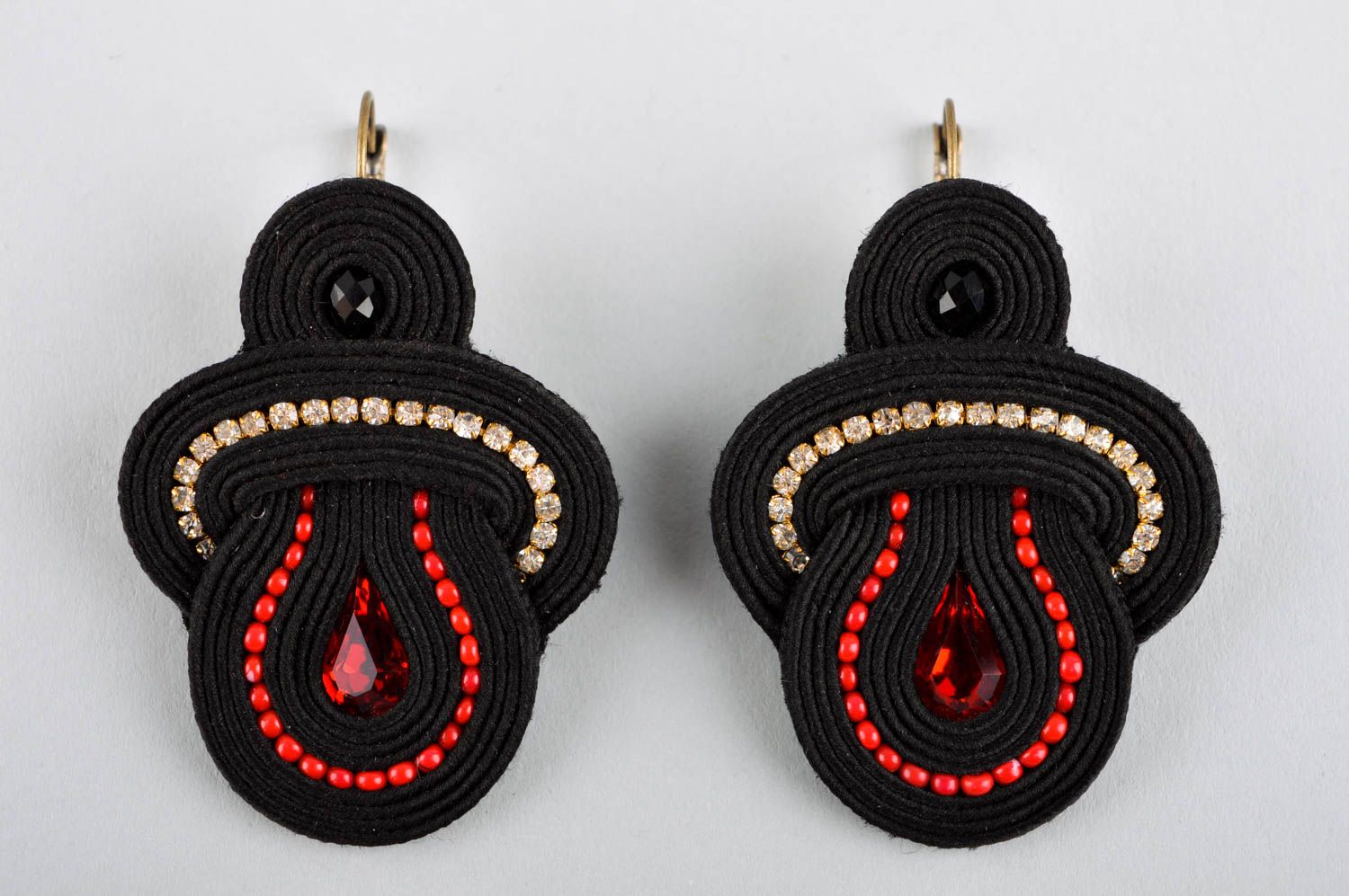 Handmade schwarz rote Soutache Ohrringe Designer Schmuck Accessoire für Frauen  foto 3