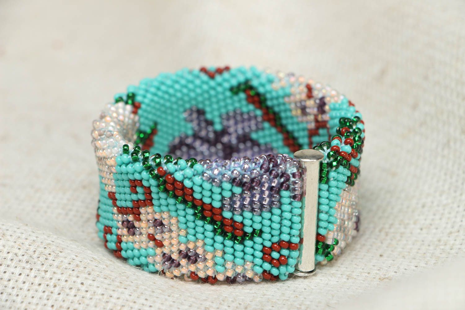 Bracelet de perles de rocaille avec pivoines et iris  photo 3