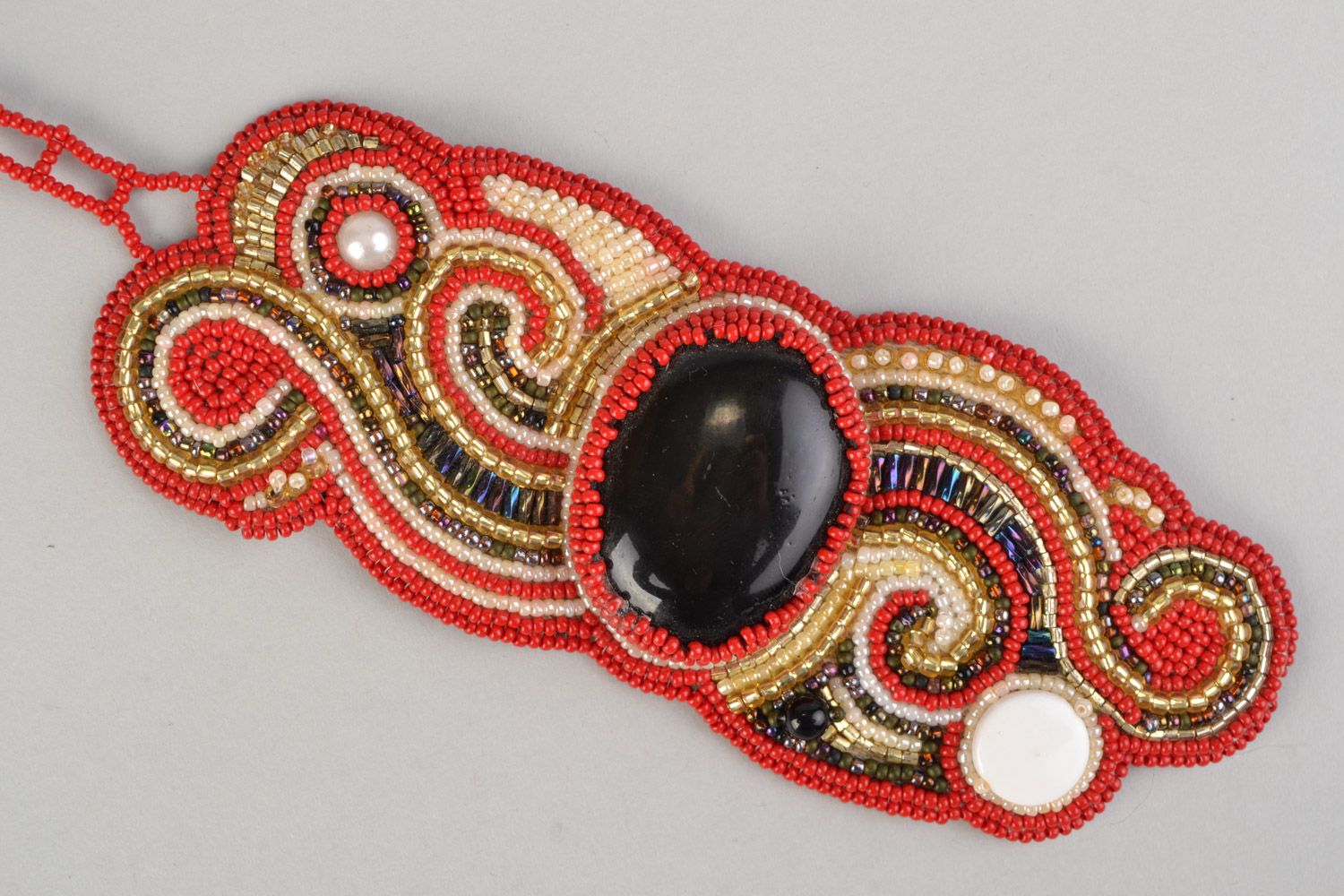 Handgemachtes rotes Armband mit Cabochon Glasperlen Steinen Geschenk für Frauen foto 2