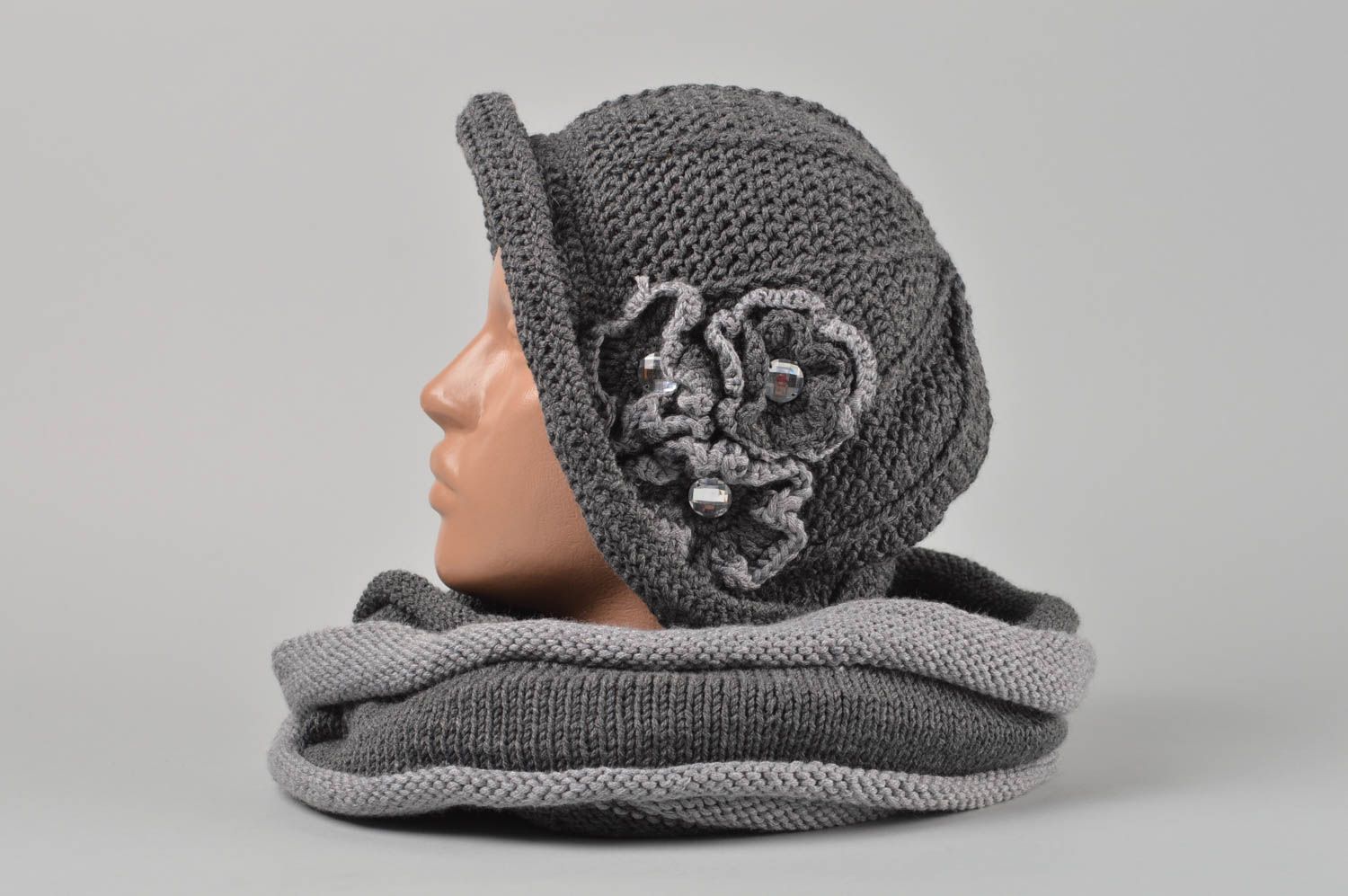 Snood tricot fait main Bonnet tricot gris Accessoires femme pour hiver cadeau photo 3