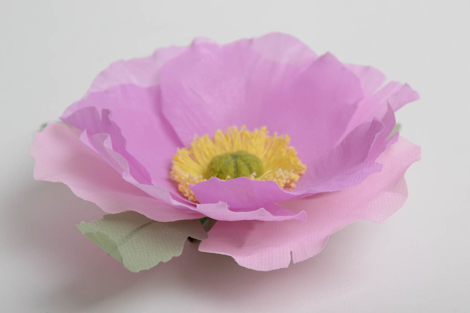Брошь цветок из ткани крупная красивая розовая с листками модная ручной работы фото 2