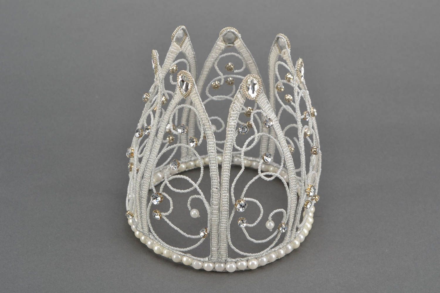 Kopf Krone für Prinzessin aus Glasperlen foto 1
