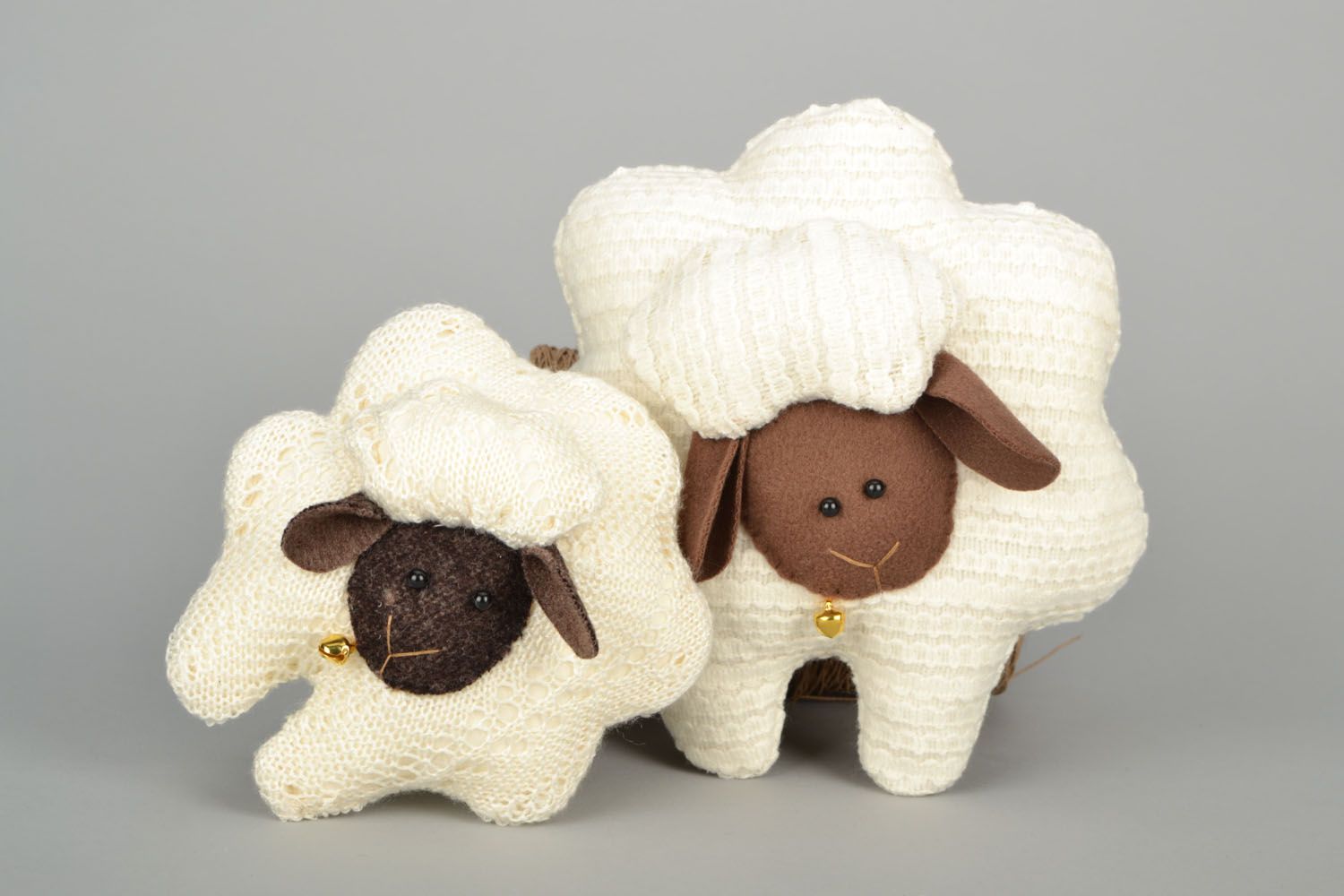 Мягкая игрушка-подушка Маленькая овечка фото 1