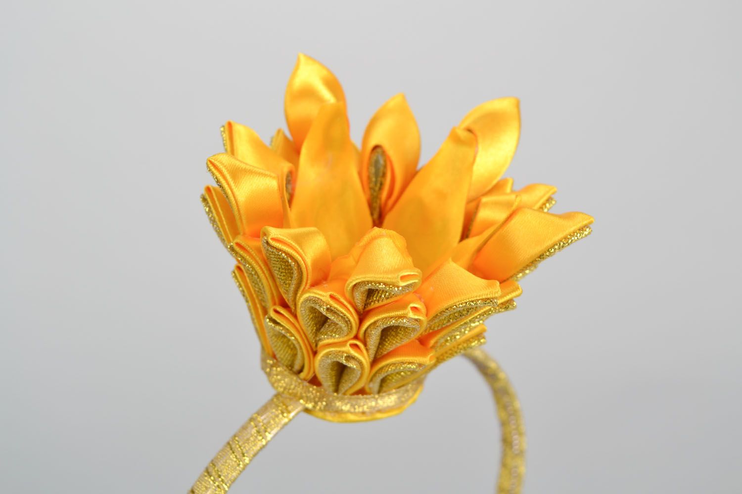 Diadema para el pelo Corona de oro foto 5