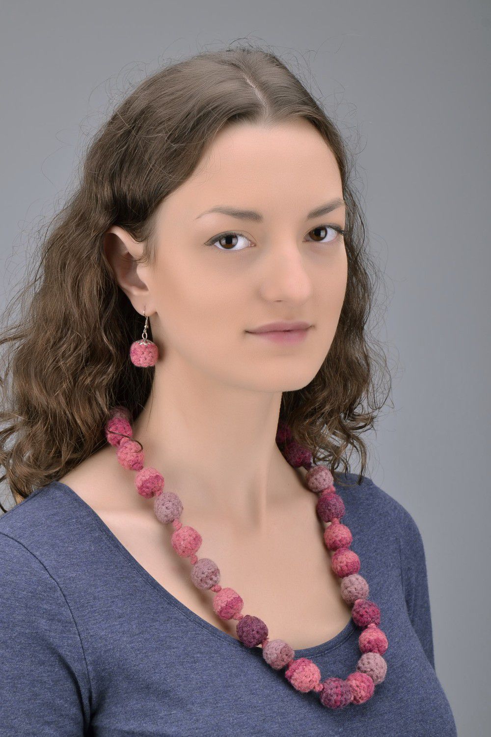 Jewelry set: beads and earrings, wood, acrylic yarn photo 5