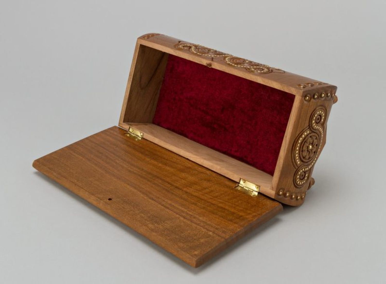 Carved wooden jewelry box photo 4