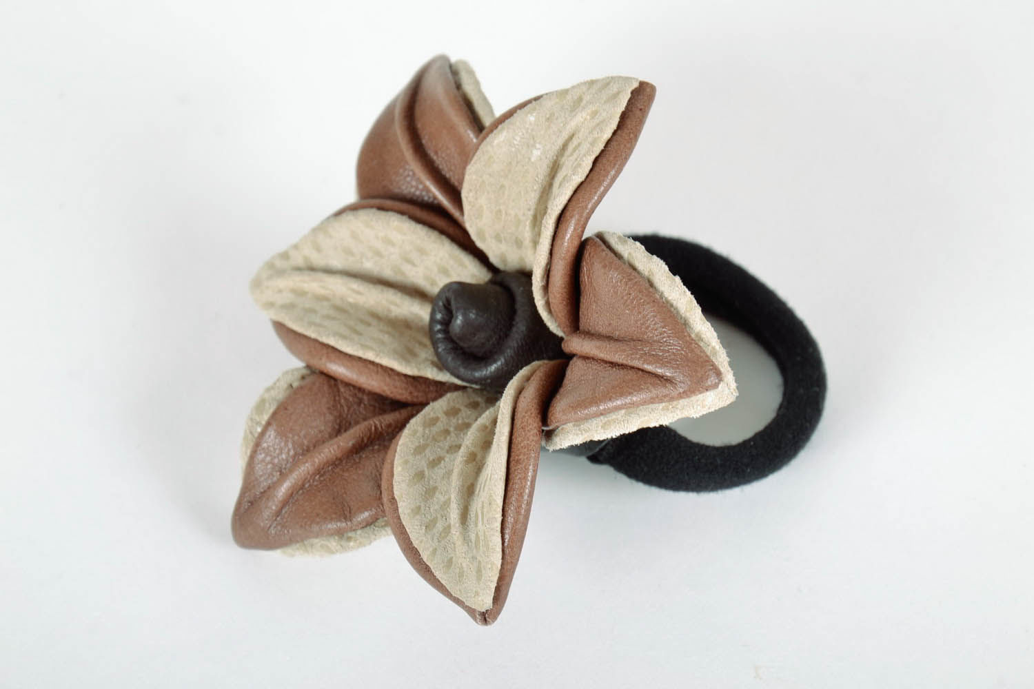 Hair tie made of leather photo 4