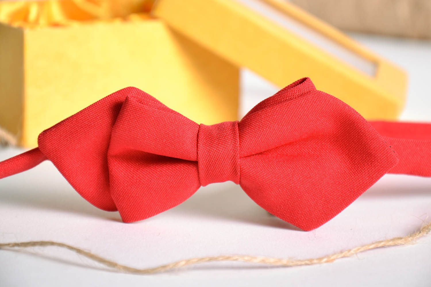 Scarlet bow tie  photo 1