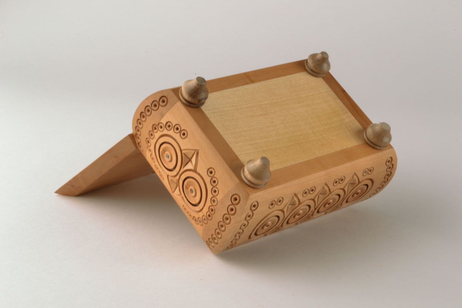 Caixinha de madeira de pereira feita à mão para jóias  foto 4