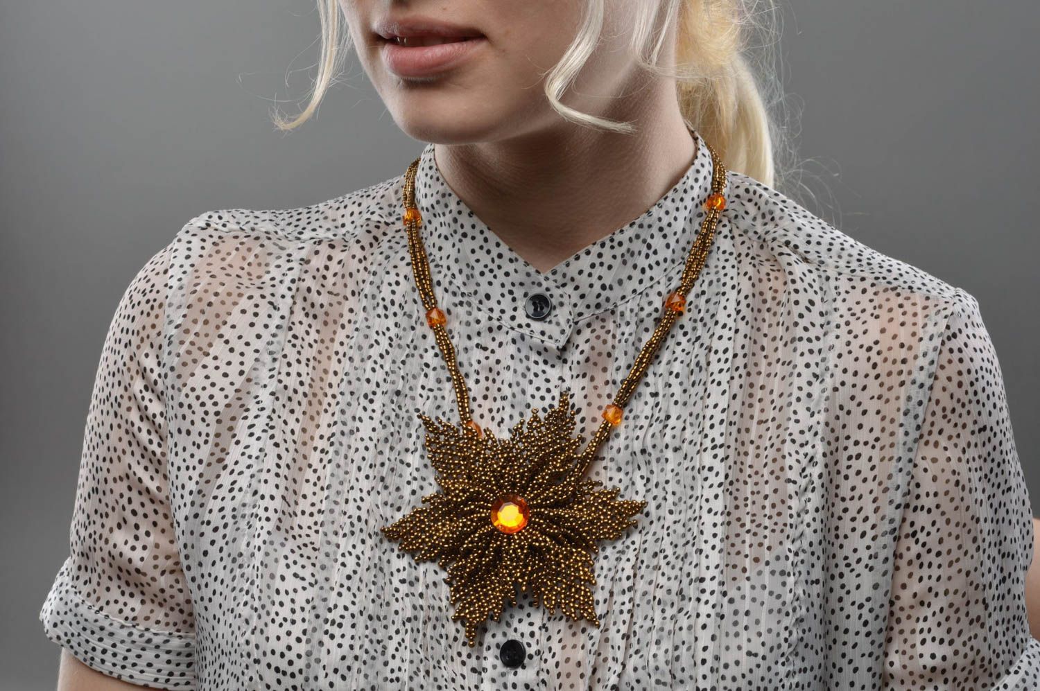 Broche faite main pendentif en perles de rocaille fait main couleur ambre photo 5