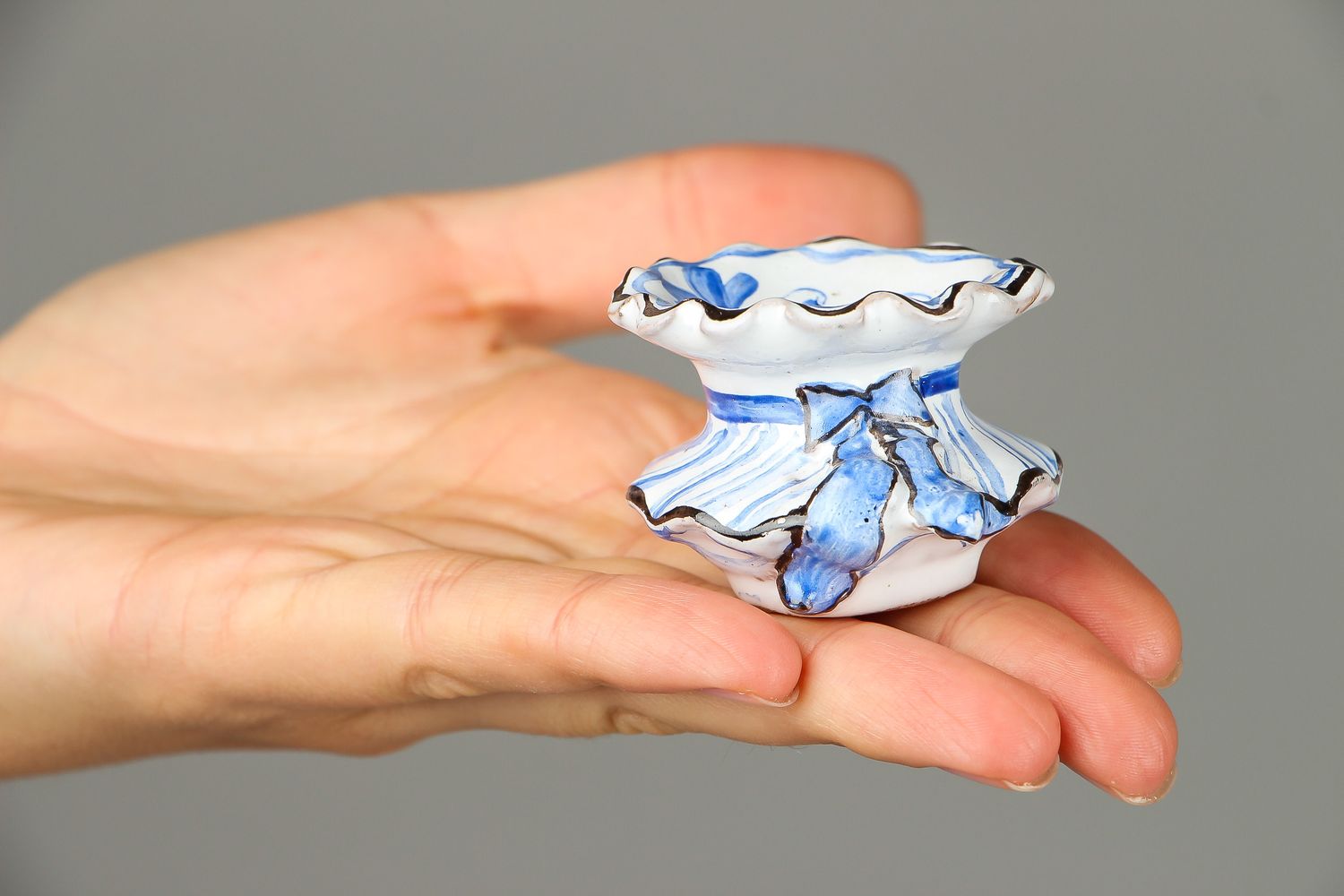Petit vase en céramique décoratif bleu blanc photo 4