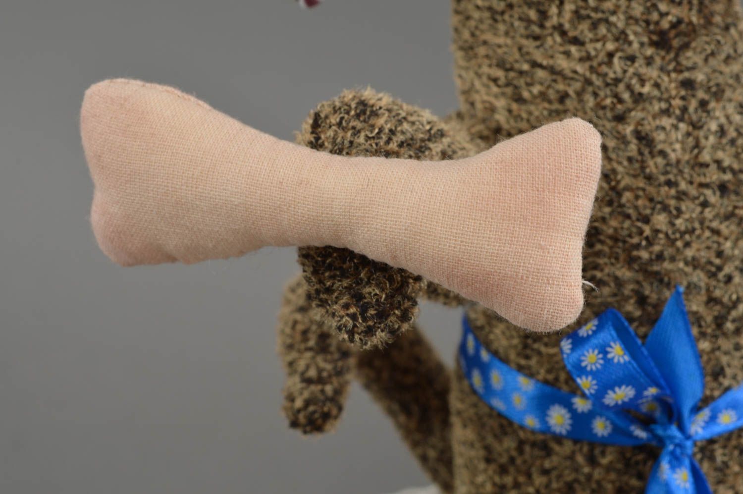 Peluche chien teckel en tissus amusante originale faite main pour enfant photo 4