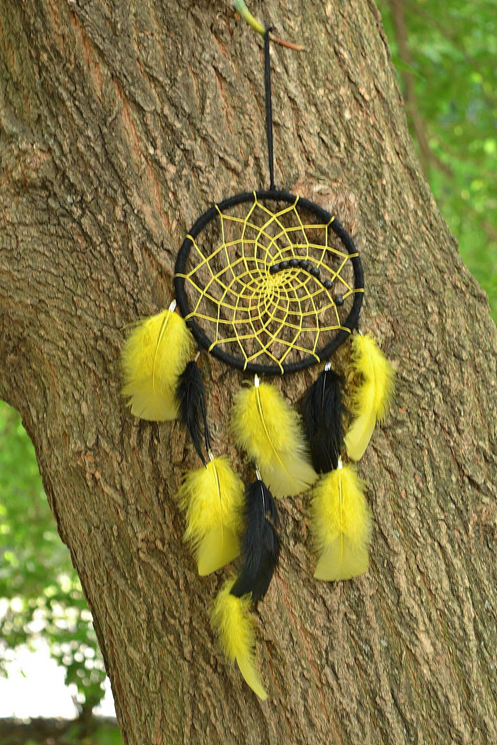 Ловец снов ручной работы панно на стену с желтыми перьями оригинальный подарок фото 1