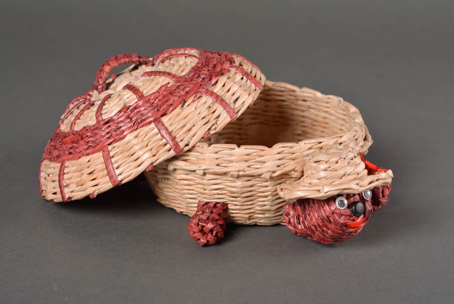Шкатулка ручной работы коробка из газетных трубочек плетеная коробка черепаха фото 3