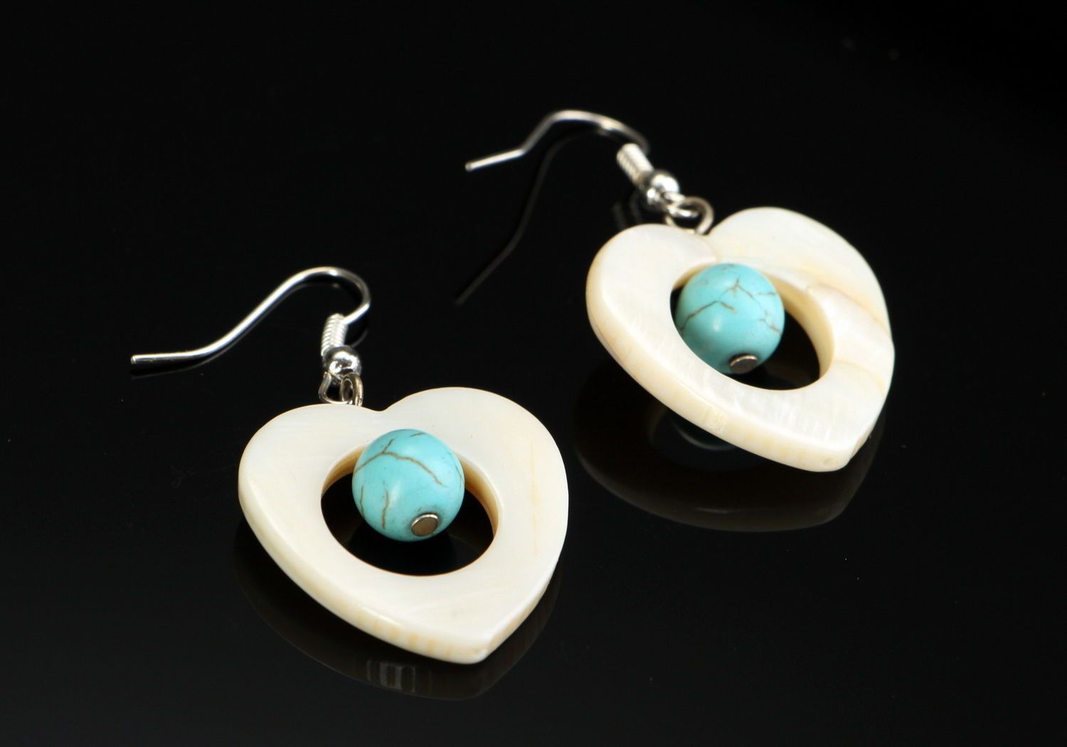 Beautiful pearl earrings with turquoise photo 3