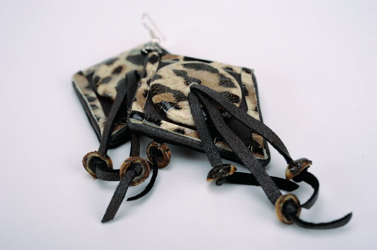 Leather earrings with leopard print photo 1