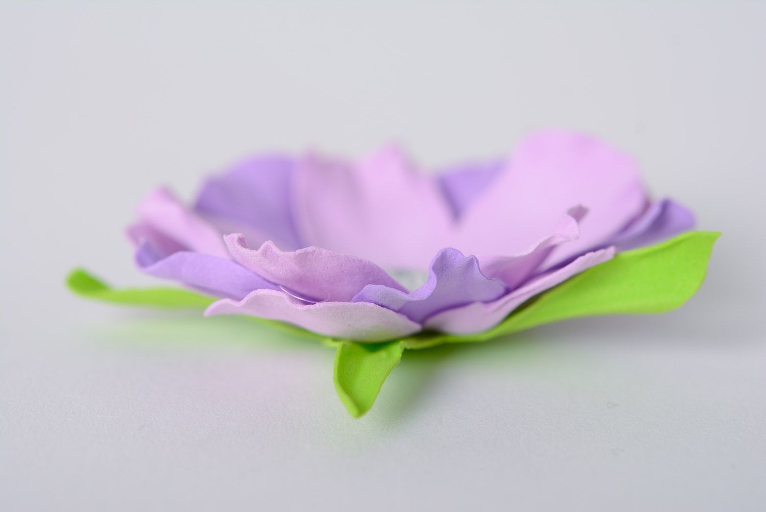Fleur décorative en foamiran pour bijou faite main de créateur couleur mauve photo 3