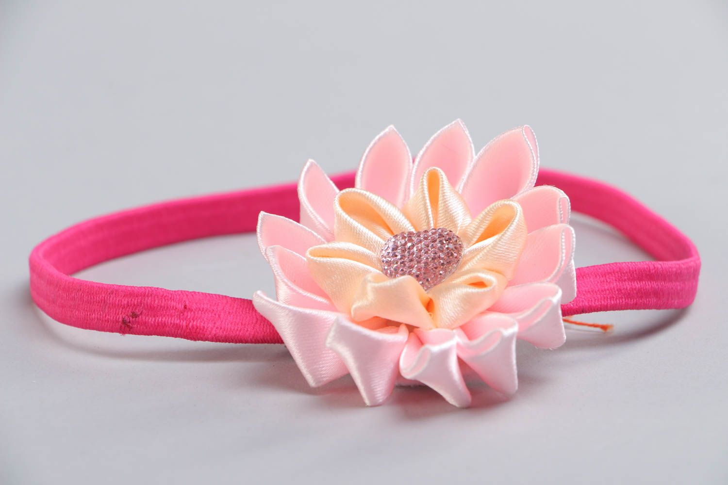 Bandeau à cheveux fin pour fillette fleur rose technique kanzashi bijou enfant photo 3
