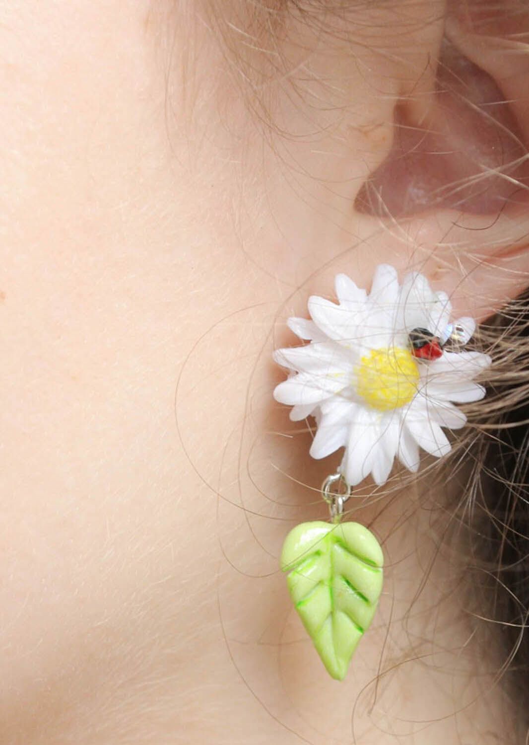 Handmade Ohrringe mit Polymer Blumen foto 1