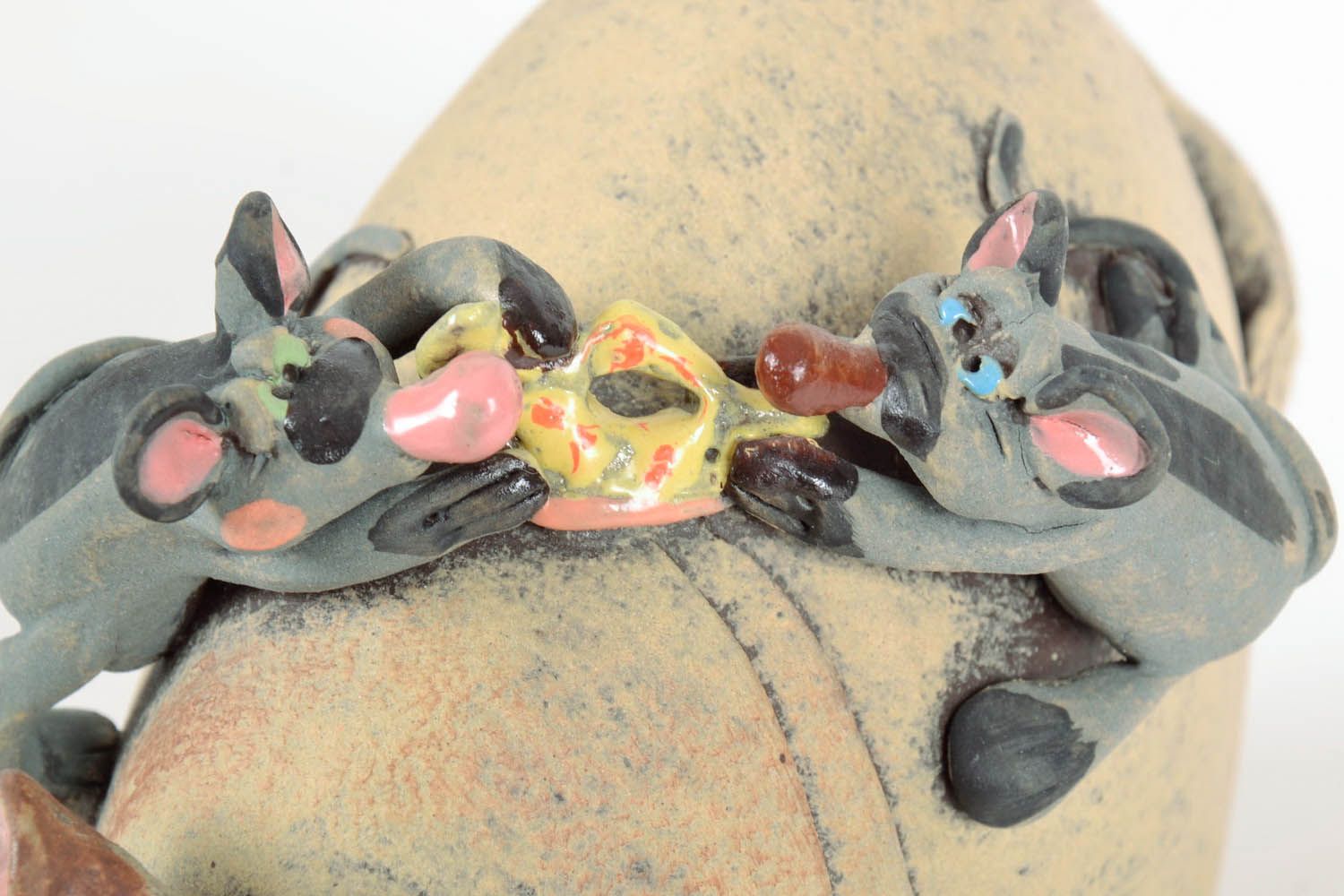 Tirelire en céramique artisanale en forme d'hippopotame photo 2