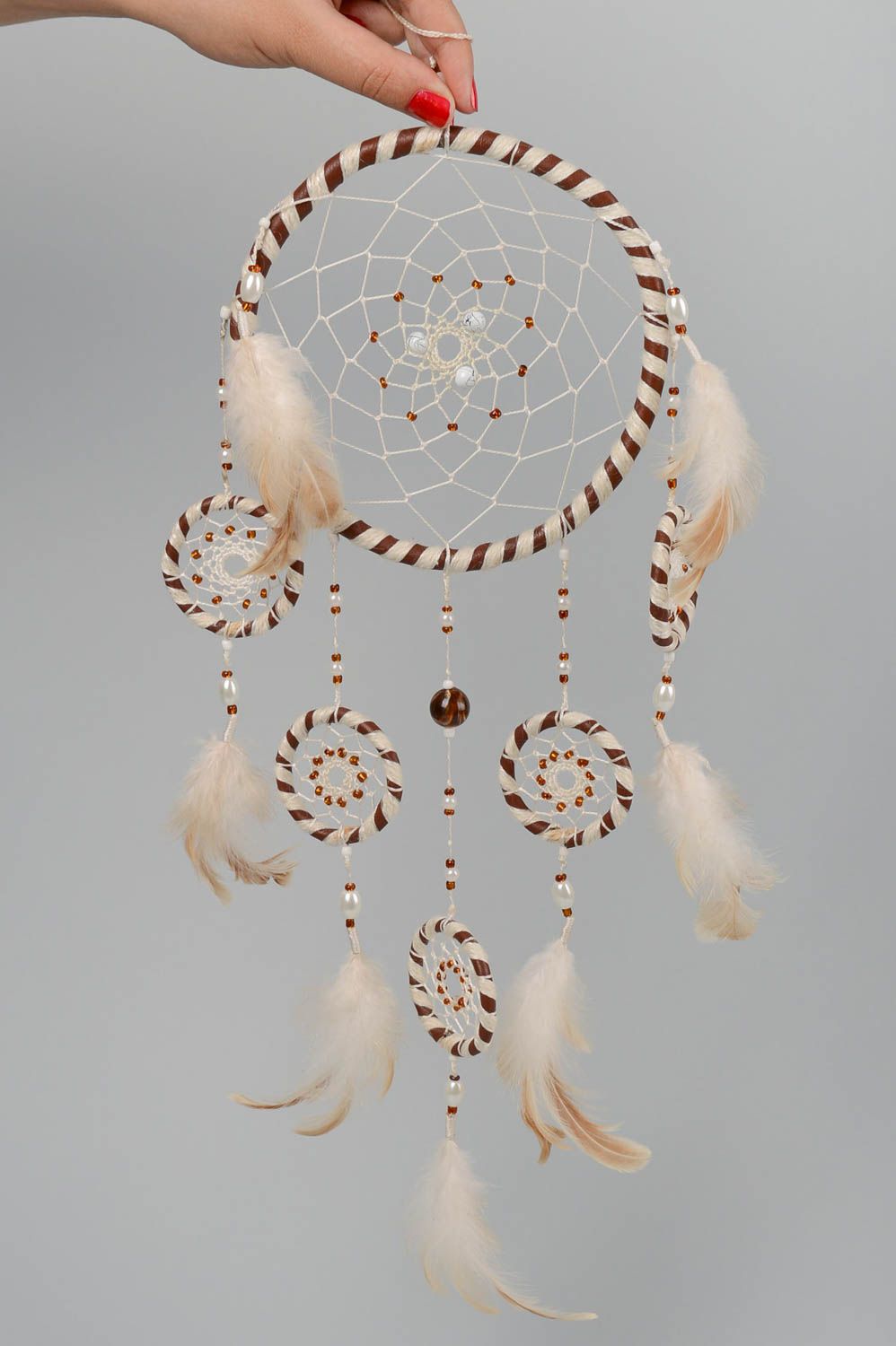 Atrapasueños artesanal con plumas blancas colgante decorativo adorno para pared foto 5
