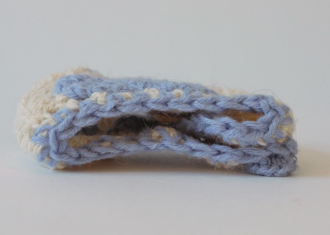 Copritazza all'uncinetto fatto a mano fodera a maglia per tazza colore bianco foto 2