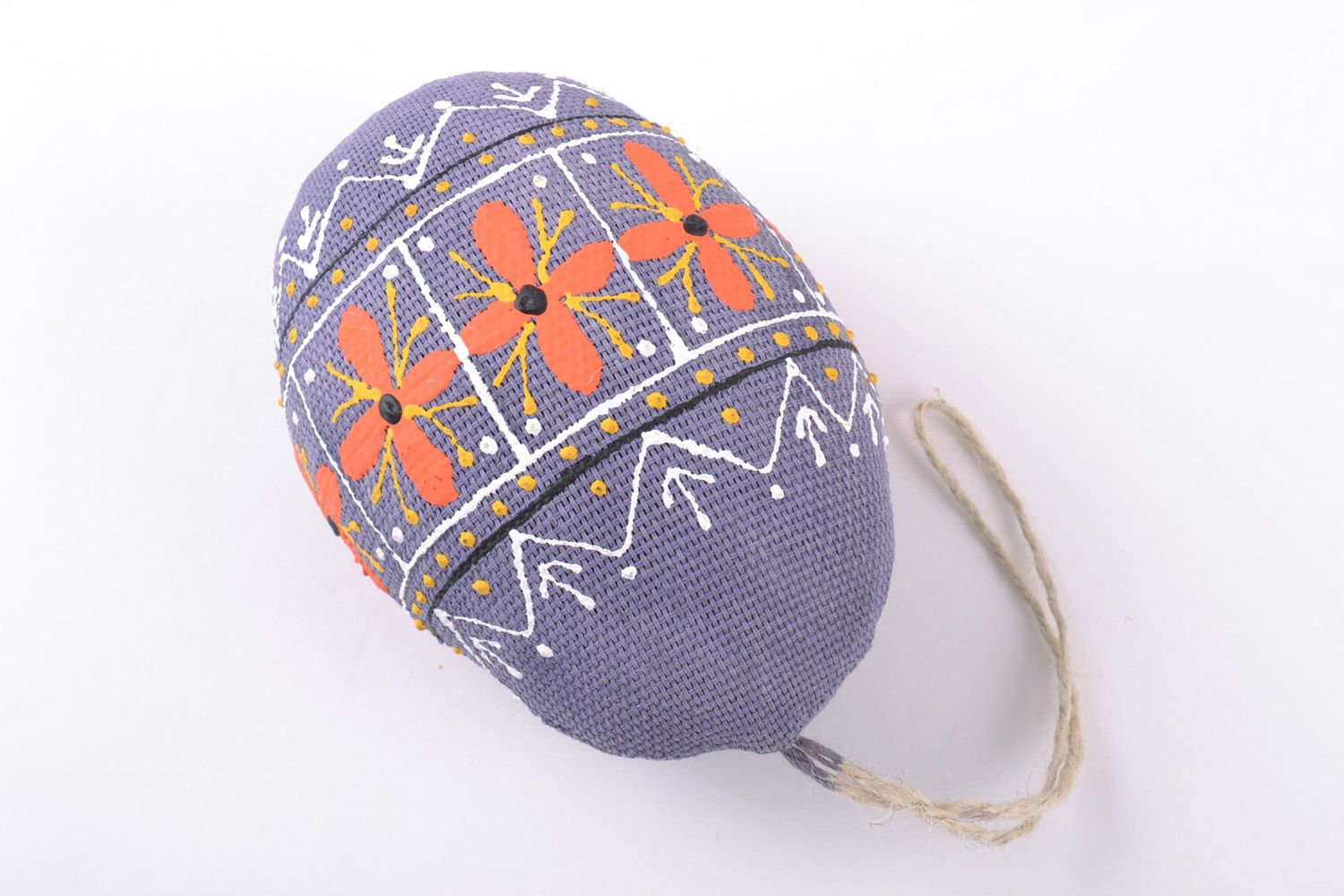 Oeuf de Pâques décoratif en tissu avec boucle violet à motif fait main photo 2