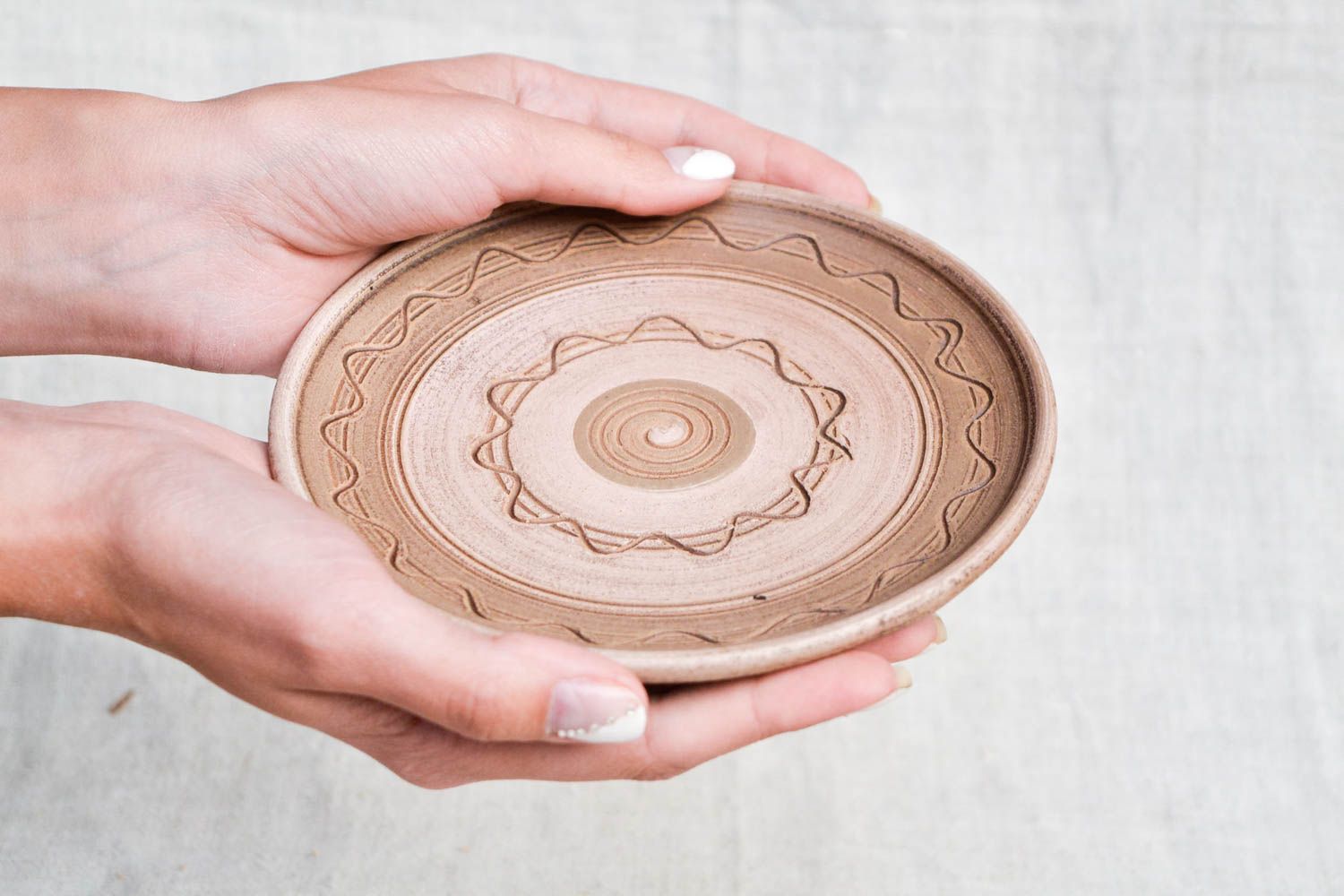 Keramik Teller handgeschaffen Haus Dekor stilvoll originelles Geschenk modern foto 2