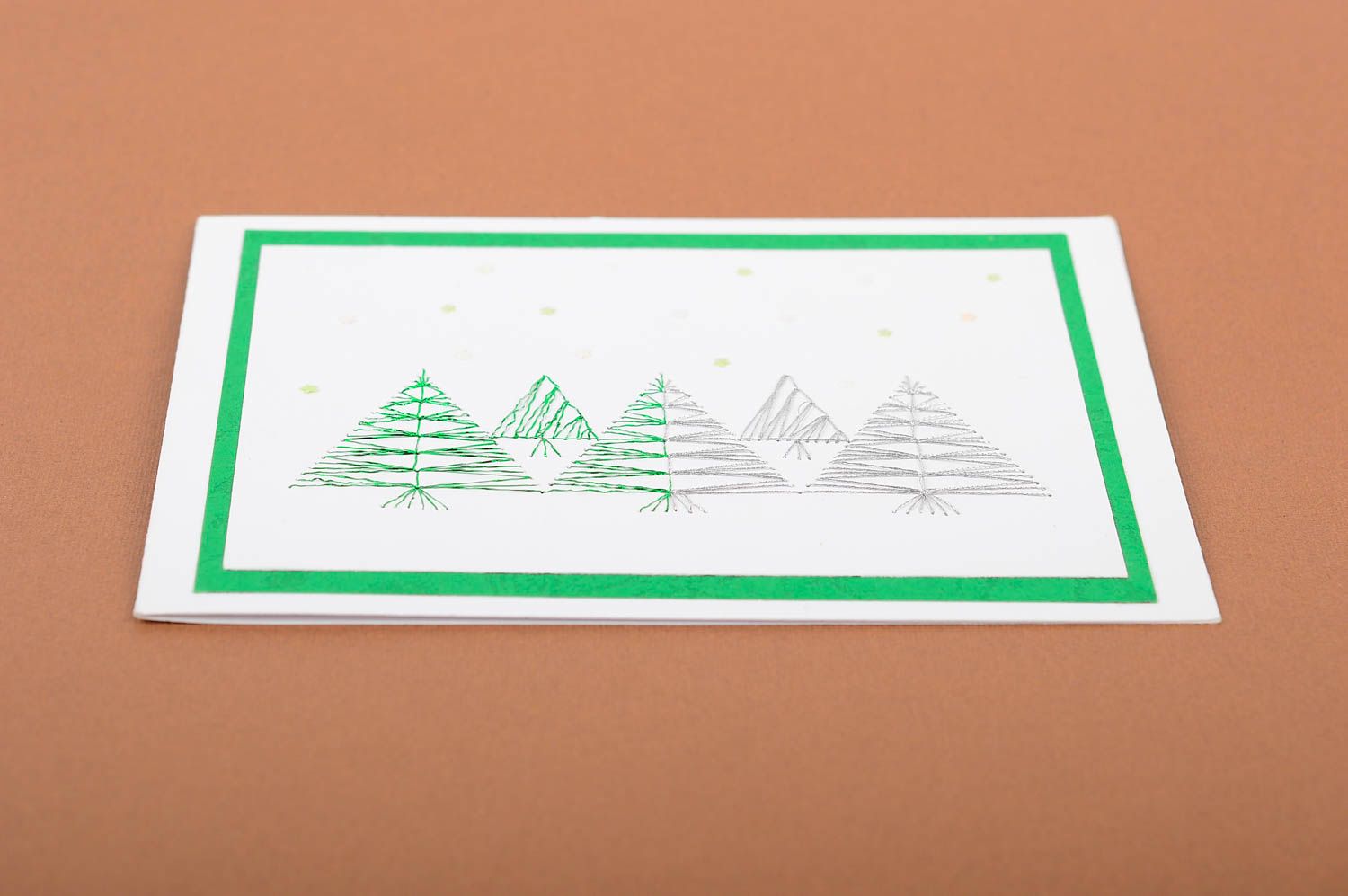 Tarjeta artesanal blanca con árboles postale para felicitar regalo original foto 4