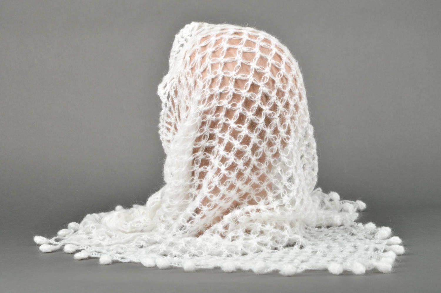 Châle laine fait main Accessoire tricot au crochet blanc Cadeau femme original photo 4